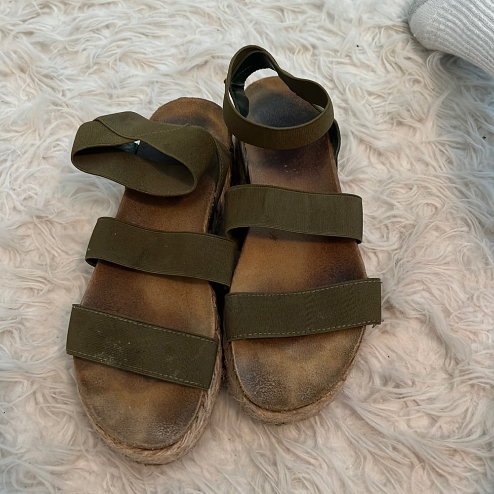 Steve Madden stretchy green espadrilles size 8.5
